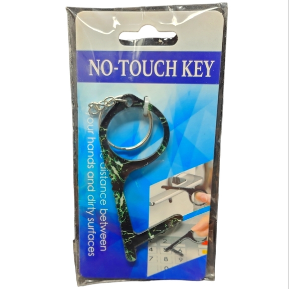 NEW IN PACKAGE NO-TOUCH KEY HAND TOOL KEYCHAIN - Picture 1 of 2